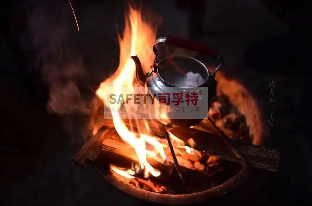 經(jīng)典永不過時(shí)，“圍爐煮茶”掀起新式社交風(fēng)「司孚特圍爐茶桌」(圖1)