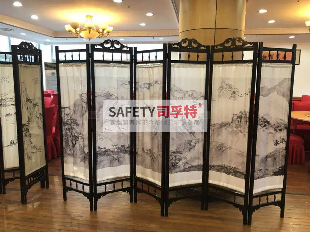 金屬屏風(fēng)有哪些種類？什么材質(zhì)的金屬屏風(fēng)好？[司孚特金屬屏風(fēng)](圖1)