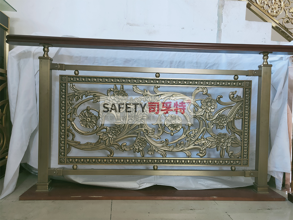 鋁藝鏤空雕花樓梯扶手：造型多樣，工藝成熟，彰顯高端品味(圖4)